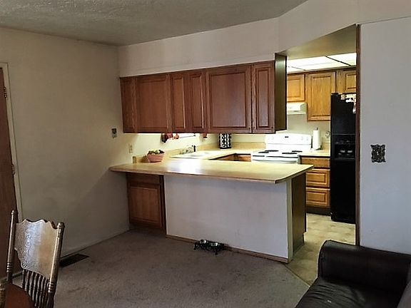 3rd image of 3225 Vickie Ln