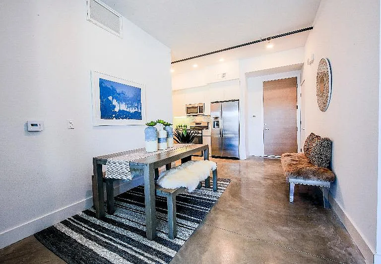 2x2 Dining Room Area