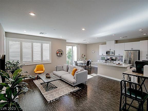 3rd image of 9253A Casa Sierra Ln