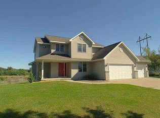 1608 Cliffview Ave, Onalaska, WI 54650
