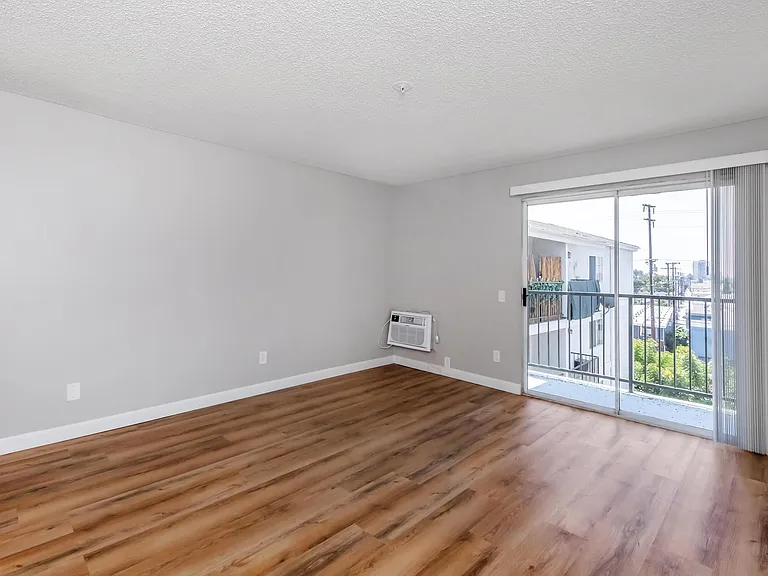 Bella Vista Senior Apartments — Photo 32