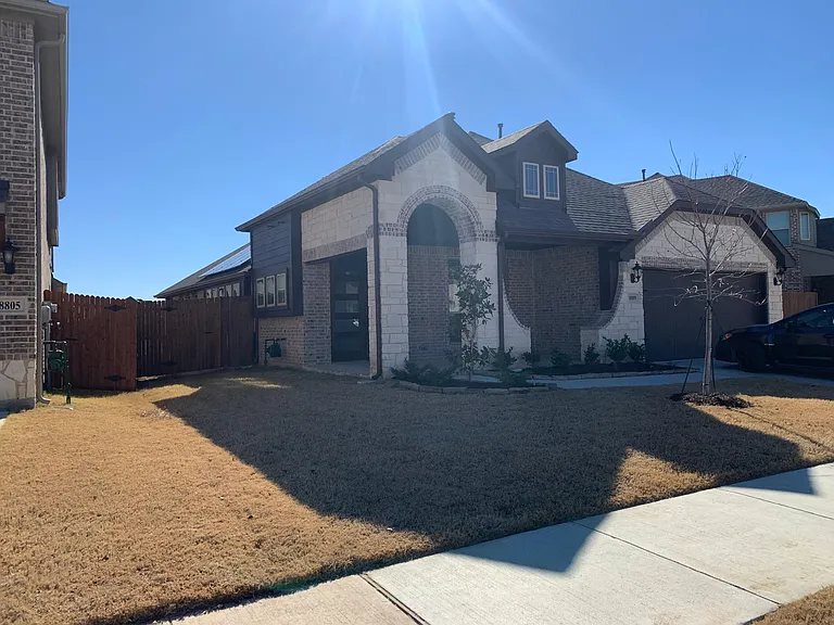 8809 Conroe Dr — Photo 2