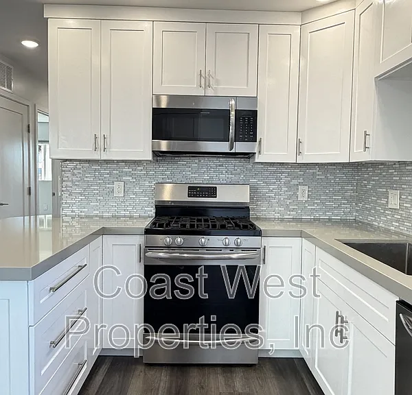 2030 Diamond St #A — Photo 4