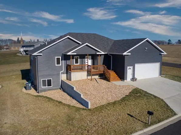204 E Park St, Irene, SD 57037