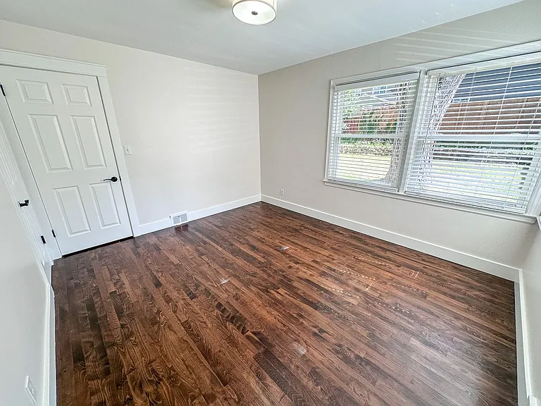 2610 Albert Dr SE — Photo 11