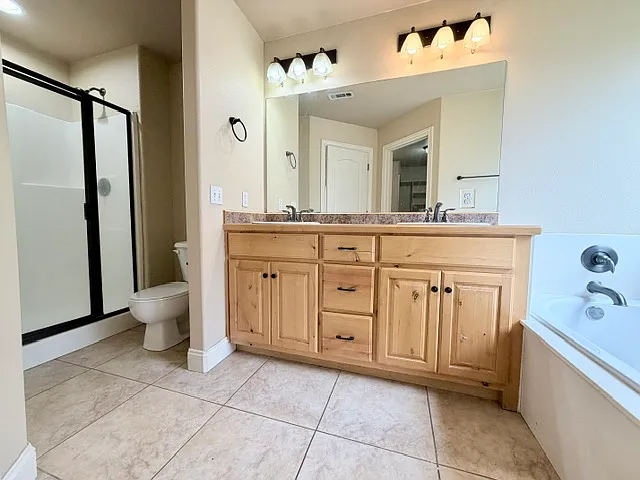 2904 W Old Farmington Rd — Photo 14