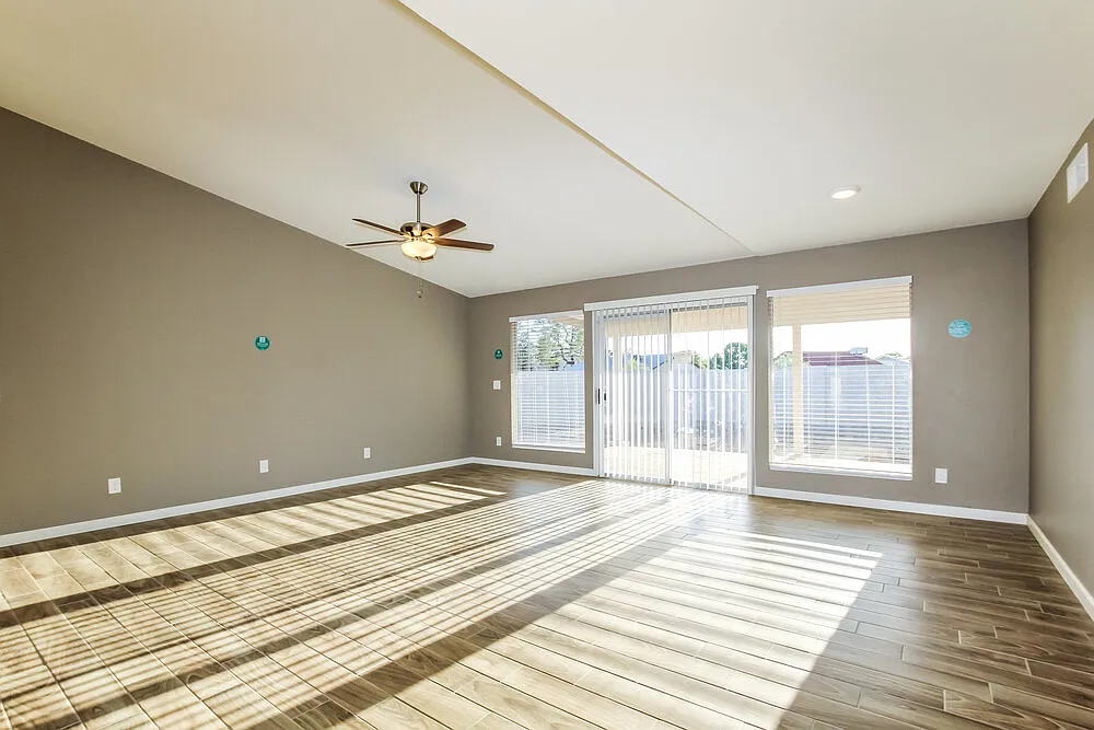 3 bed, 2.0 bath, 1546 sqft, $2,210 — Photo 3