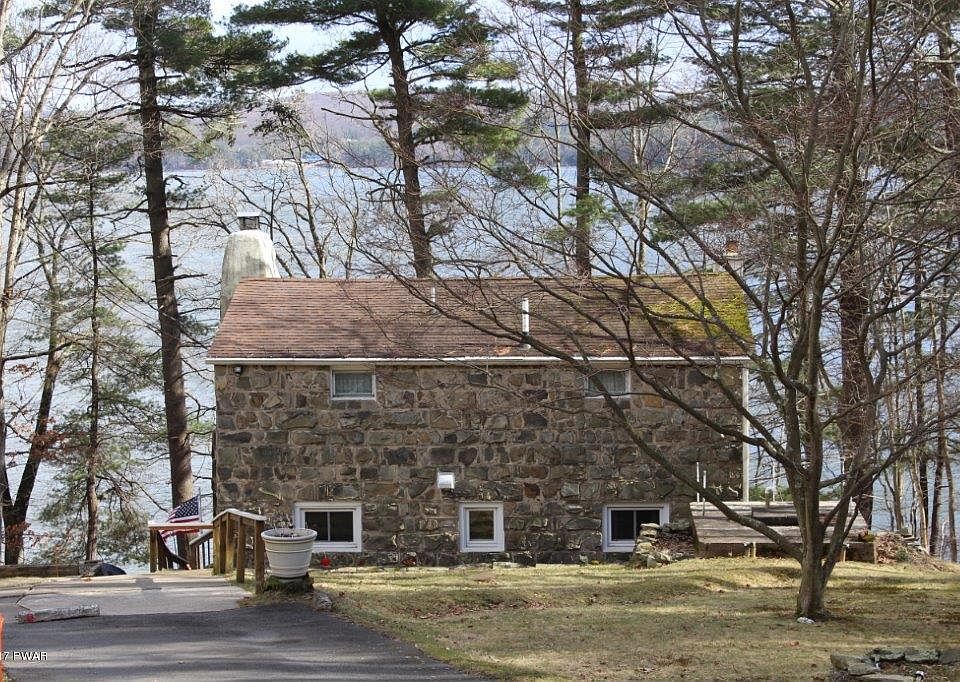 1st image of 388 Lakeshore Dr