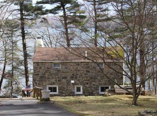 388 Lakeshore Dr, Lakeville, PA 18438