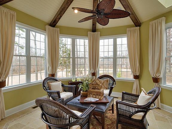 4th image of 2302 Highland Dr #28