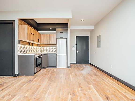 4th image of 2823 Snyder Ave #1A