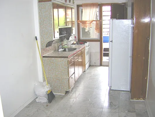 Rented by AWC Real Estate | media 9