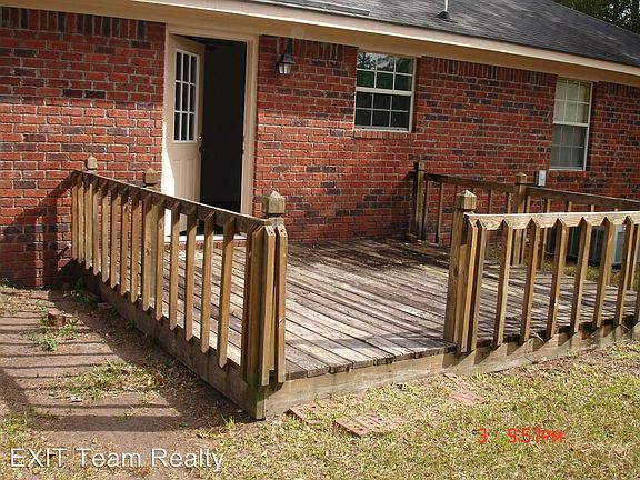 4th image of 193 NE Brady Ln