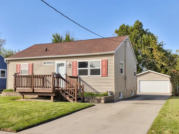 1918 60th St, Des Moines, IA 50322
