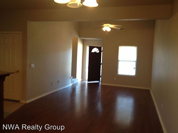 3rd image of 3104 SW Deerfield Blvd Unit 1