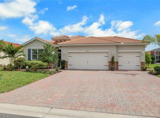 3272 Birch Tree Ln, Alva, FL 33920