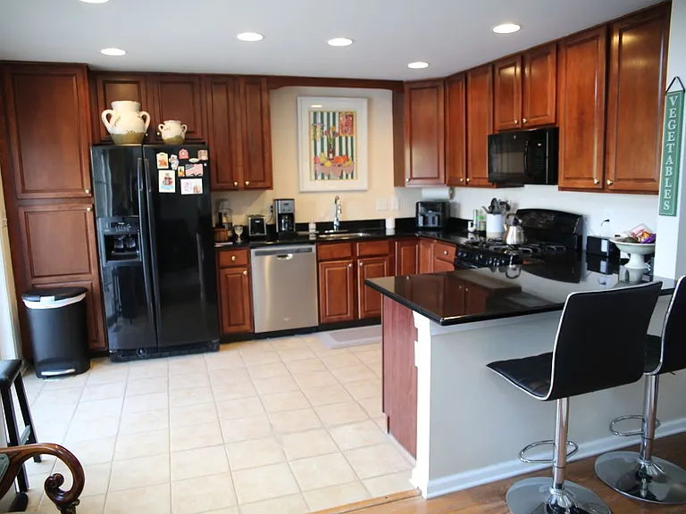 18 Rosewood Ct — Photo 9