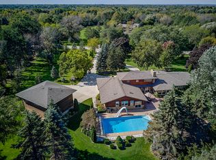 7550 N Pheasant Ln, River Hills, WI 53217