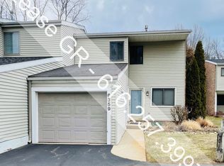 6359 Wainscot St SE, Grand Rapids, MI 49546