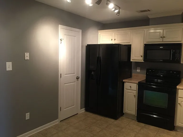 725 Whispering Willow Way — Photo 5
