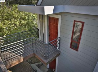7222 Sayre Dr, Oakland, CA 94611