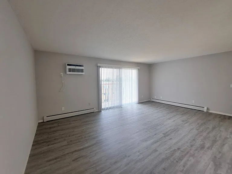 Corinthian Apartments — Photo 9