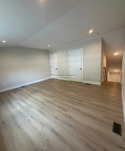 186 Bedford St #1 — Photo 3