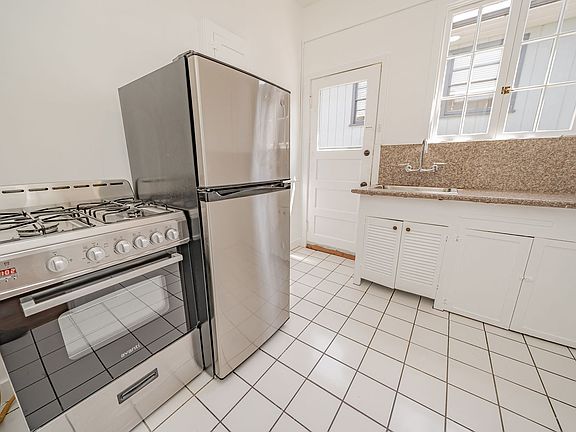 5th image of 970 Vermont St #4