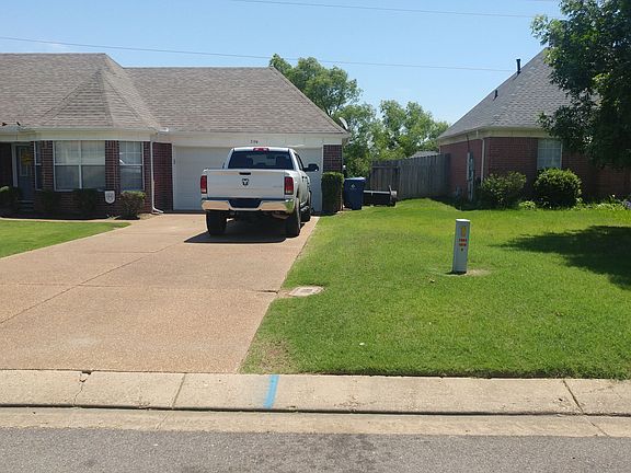 3rd image of 7194 Fox Creek Dr