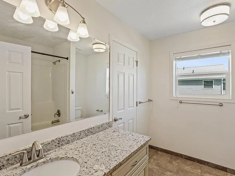 7125 N Crestline St #7 — Photo 8