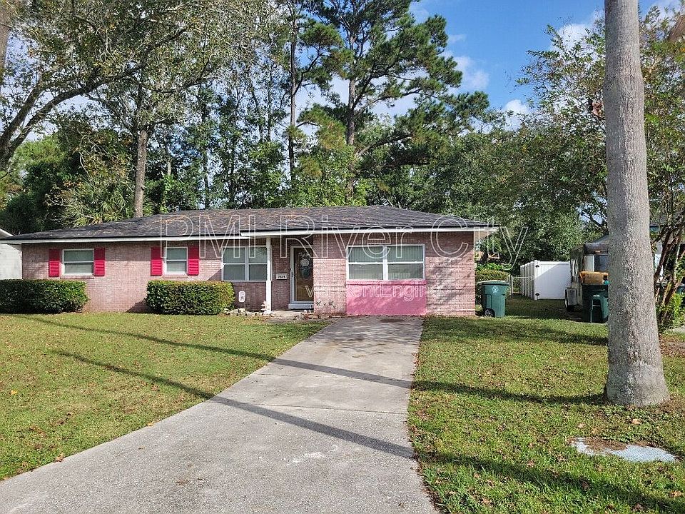 1st image of 7819 Lisa Dr E