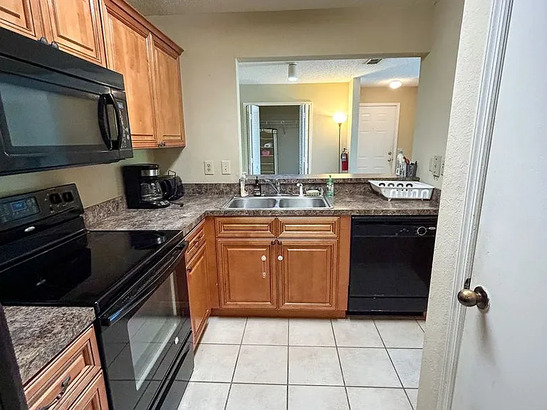 3705 SW 27th St #1221 — Photo 7