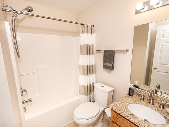 3rd image of 6256 Cheshire Park Dr #1