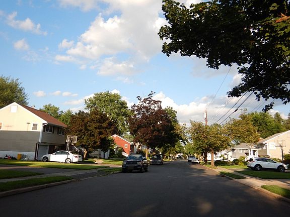 5th image of 346 Webster Dr
