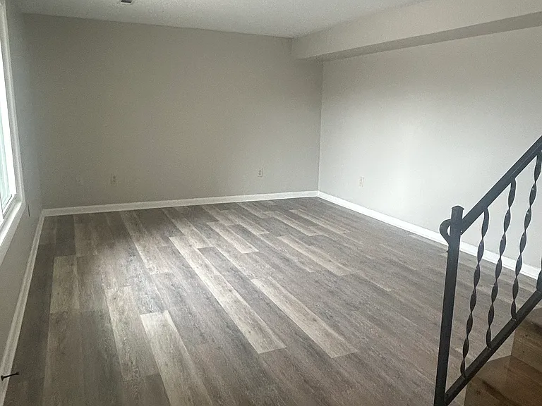 122 W North St #5 — Photo 1