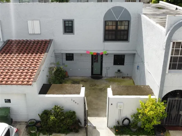 1060 W 43rd Pl #40, Hialeah, FL 33012