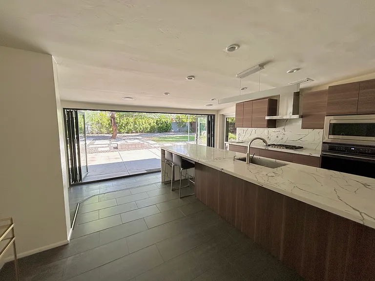 1420 E Rancho Dr — Photo 9