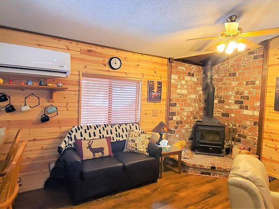 4th image of 44185 Pine Flat Drive