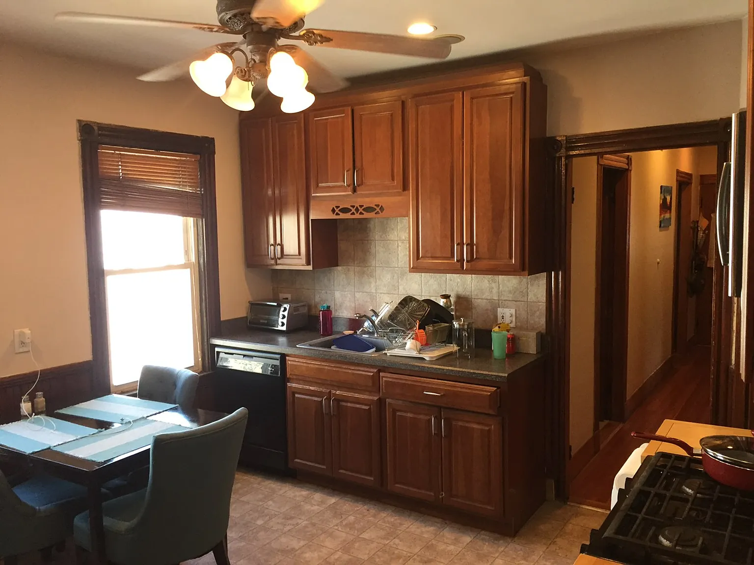 3 bed, 950 sqft, $2,900 — Photo 2
