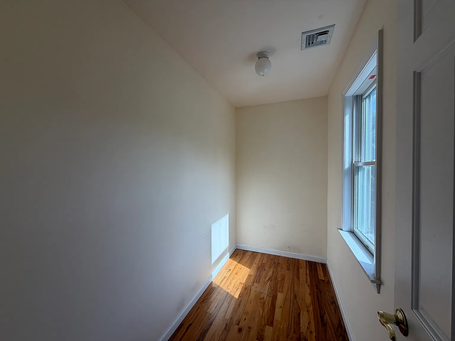 2 bed, 1100 sqft, $4,500 — Photo 1