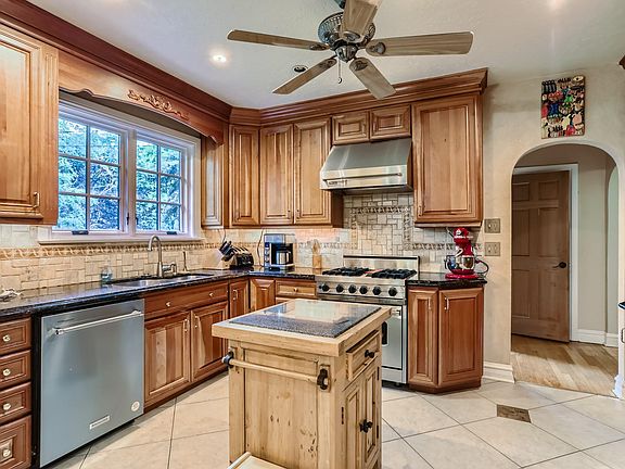 4th image of 4130 E 6th Avenue Pkwy