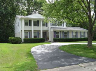 6121 Pinecroft Dr, West Bloomfield, MI