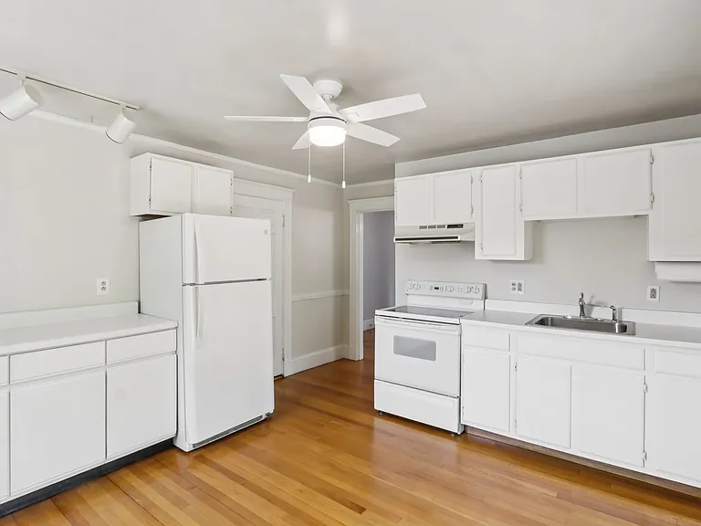 3 Lynnfield St #2 — Photo 8