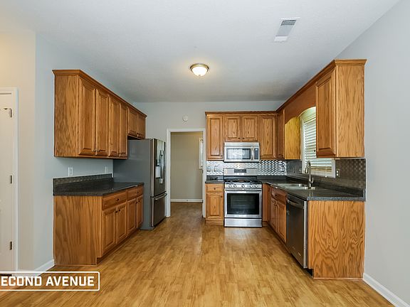 5th image of 4590 Garden City Dr