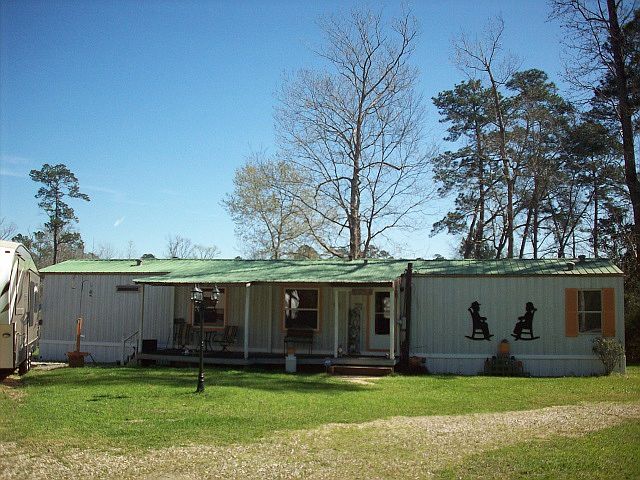 1st image of 530 Lakeview Cir