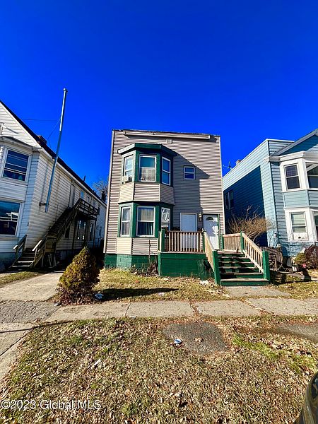 2nd image of 153 7th Avenue