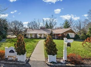 22 Greencroft Dr, Champaign, IL