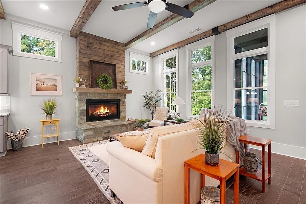 3 bed, 3.0 bath, 2384 sqft, $4,500 — Photo 3