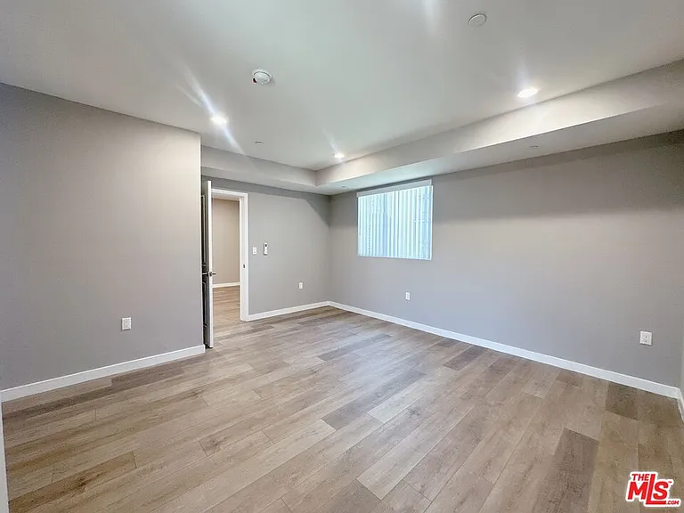 1107 S Hobart Blvd — Photo 23