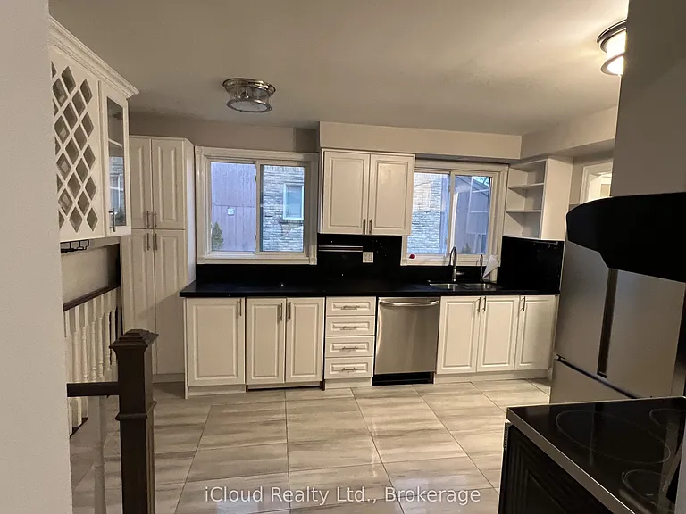 30 Salisbury Cir — Photo 7